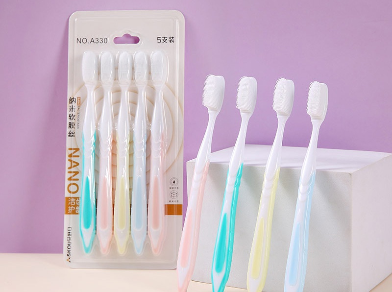 如何正确选择牙刷以及适合自己的牙刷